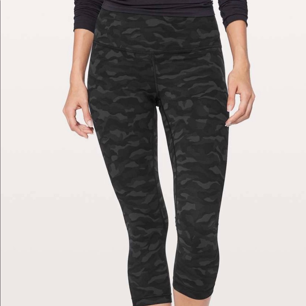 Lululemon Align Crop 21” Sequoia Deep Coal Black Camo Leggings Size 6 EUC!